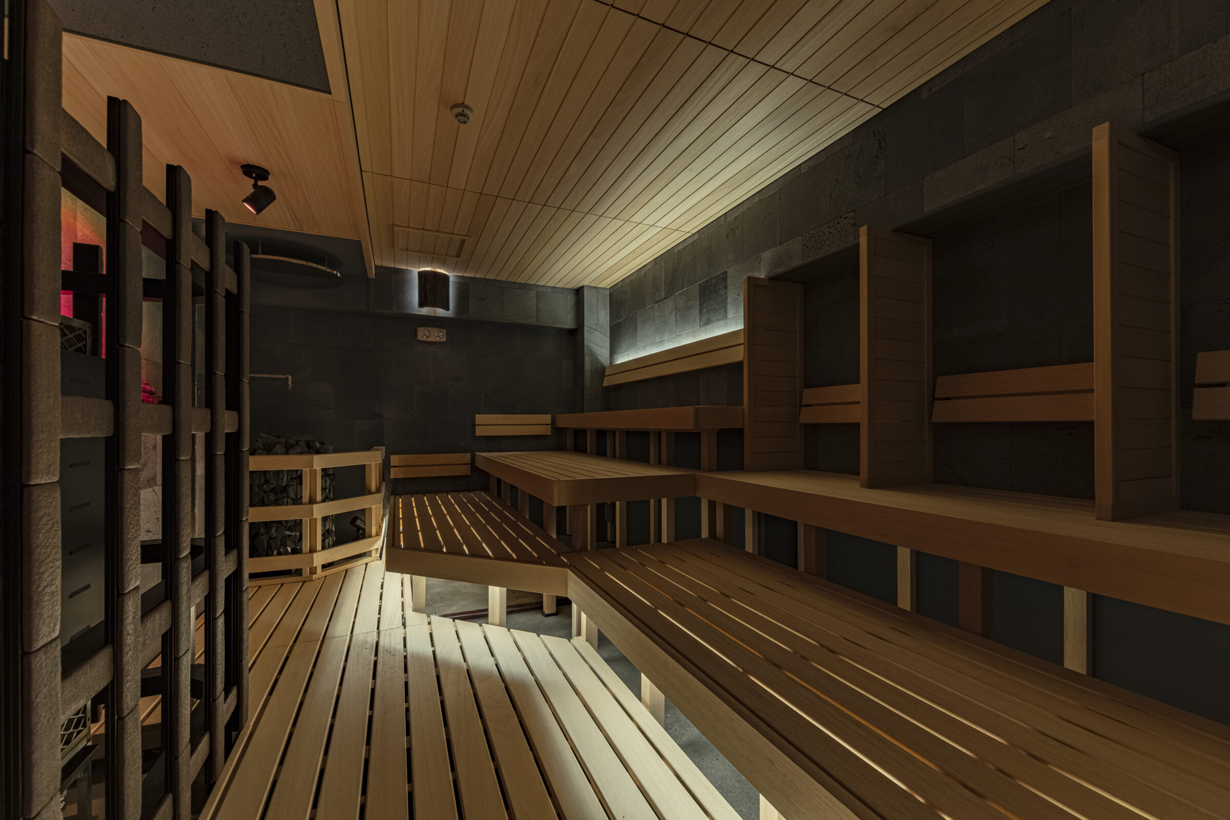 サウナ室①溶岩